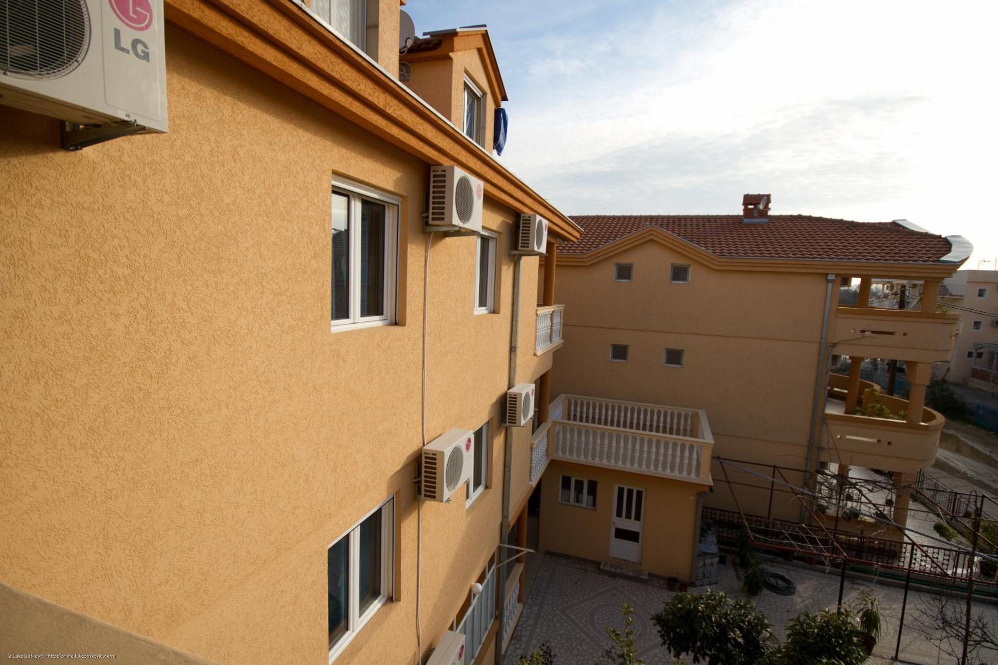 Apartments Dalila Ulcinj Luaran gambar