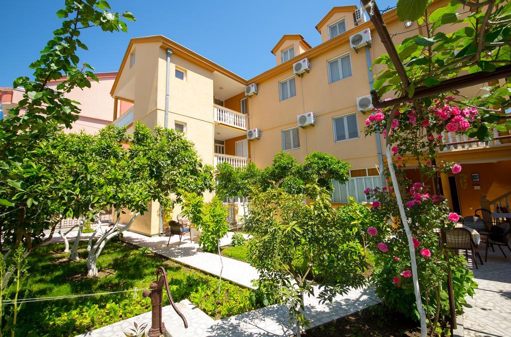 Apartments Dalila Ulcinj Luaran gambar